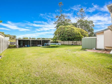 NEAT AND TIDY 2 BEDROOM HOME - Photo 2