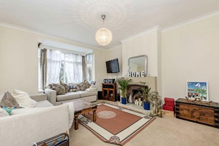 3 bedroom semi-detached house to rent - Photo 3