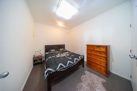 1-Bedroom Apartment in Hamilton Central - Photo 5