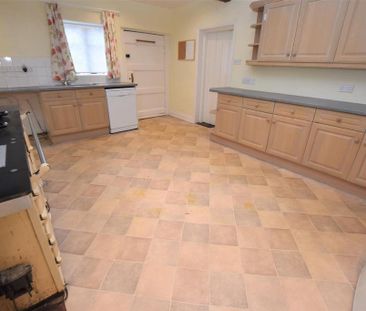 4 bedroom character property to rent - Photo 6