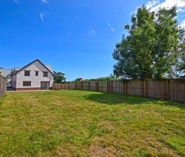 4 bedroom detached house to rent - Photo 2