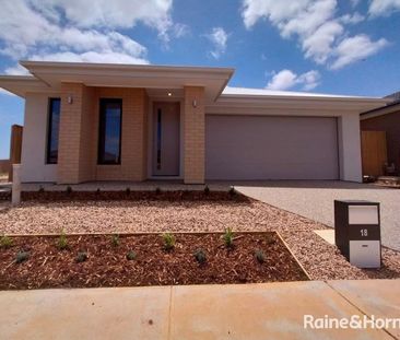 18 Marchador Street, Bonnie Brook, VIC 3335 - Photo 3