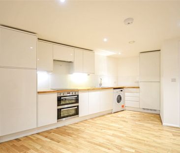 Well presented 1 bedroom ground floor apartment situated just to th... - Photo 4