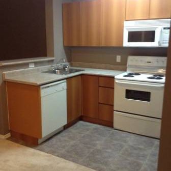 BACHELOR UNIT, 2nd floor, Clearbrook - Photo 1