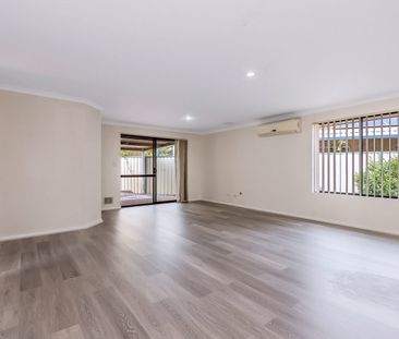 SPACIOUS FAMILY HOME IN QUIET CUL-DE-SAC - Photo 2