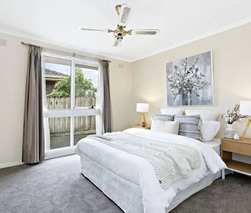 Charming 3-Bedroom Family Home in Prime Location - Photo 3