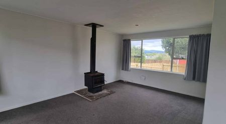 Tidy 3-Bedroom Home in Quiet Cul-de-Sac - Photo 4