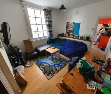 6 bedroom house to rent - Photo 1