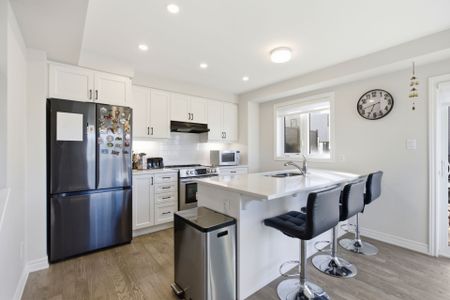 For Lease - 120 Kyanite Lane, Barrhaven, Ontario - Photo 2