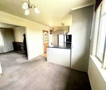 A tidy three bedroom home! - Photo 2