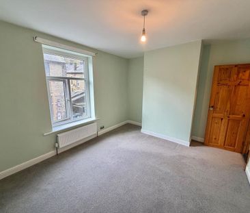 3 bedroom end of terrace house to rent - Photo 5