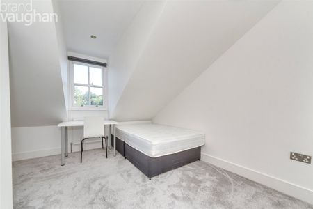 4 bedroom semi-detached house to rent - Photo 4