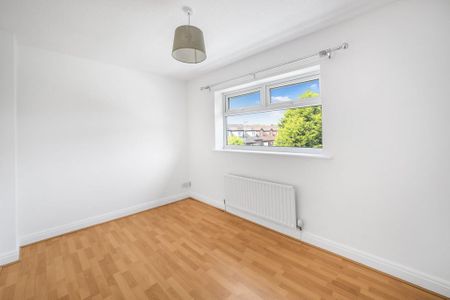 2 bedroom semi-detached house to rent - Photo 4