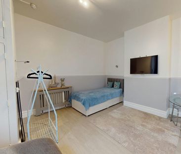 Studio flat to rent on - Photo 5