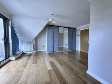 2 bedroom penthouse to rent - Photo 2
