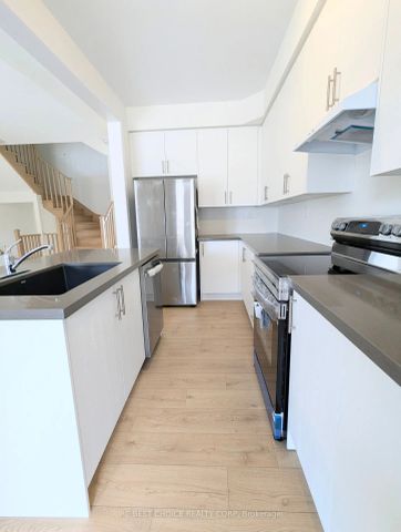 Condo Townhouse For Lease | N9250544 - Photo 3