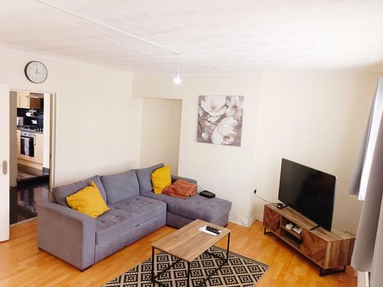 3 bedroom terraced house to rent - Photo 1