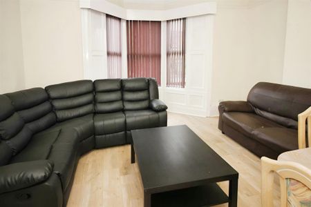 5 bedroom Student Terraced House to rent in Brighton Grove, Fenham, Newcastle Upon Tyne, Ne4 - Photo 4
