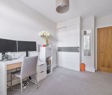 Croft Road, Godalming, Surrey, GU7 - Photo 6