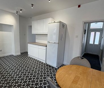 4-Bed Student Property in a Great Area - Photo 5