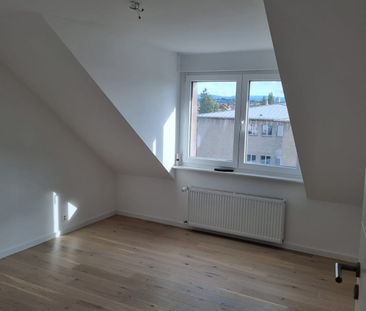 Dachgeschosswohnung - hell und freundlich! - Photo 4