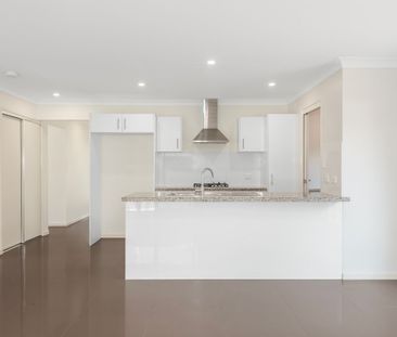 Exceptional Four Bedroom Home in Pimpama - Photo 6