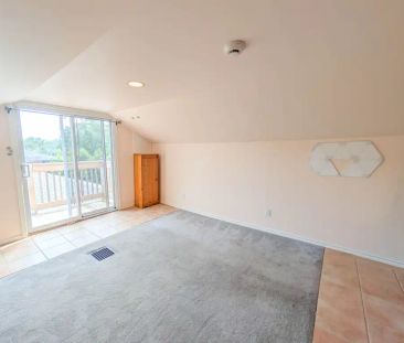 977 Parkhill Ave — 1 Bedroom - Photo 5