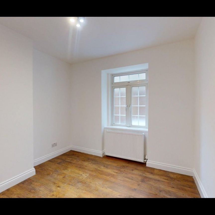 2 Bed Flat, Portland Road, SE25 - Photo 1