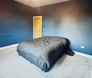 2 bedroom end of terrace house to rent - Photo 2