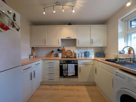 2 bedroom terraced house to rent - Photo 4