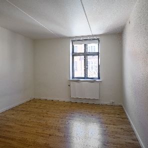 Værelse med fælles bad/toilet og eget køkken - Photo 1