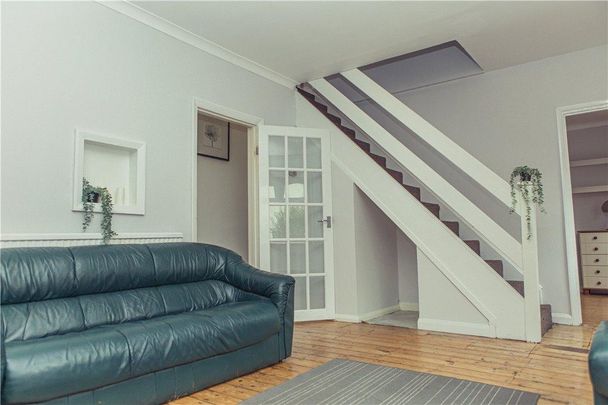 5 bedroom semi-detached house to rent - Photo 1