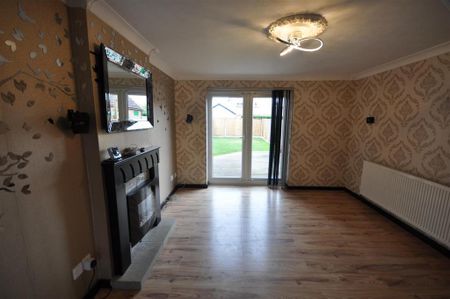 4 bedroom semi-detached house to rent - Photo 2