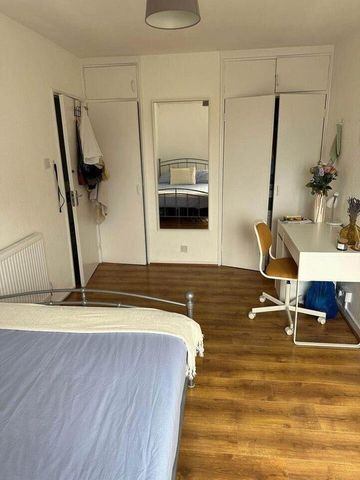 Room in a Shared Flat, London, E3 - Photo 3