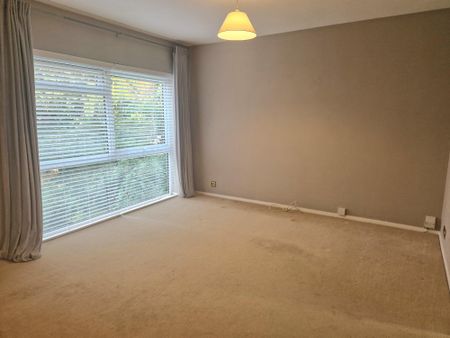 2 bedroom apartment to rent Silverwood Close, BR3 - Photo 3