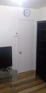 🏡 Magnifique 4½ rénové et meublé à louer – Montréal-Est, à deux pas du fleuve 📍 : 53A avenue Dubé, Montréal-Est (QC) H1B 4W8 💰 Loyer : 2 000 - Photo 4