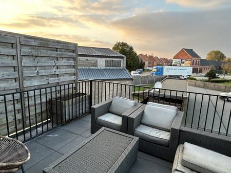 Recent tweeslaapkamer appartement met terras - Photo 2