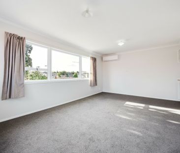 Bright, Budget, Brilliantly Located. - Photo 2
