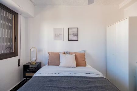 Carrer del Mestre Alberto Luz, Valencia, Valencian Community 46035 - Photo 2