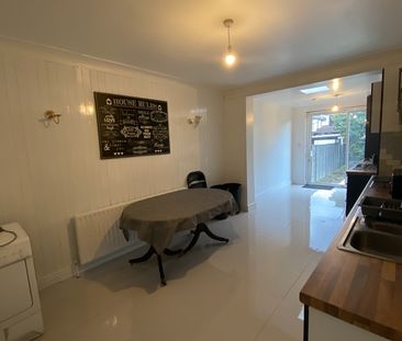 Room in a Shared House, Ellesmere Road, NW10 - Photo 1