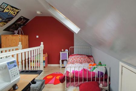 3 bedroom semi-detached house to rent - Photo 5