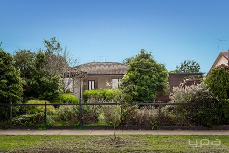 133 Shaws Road, Werribee - Photo 2