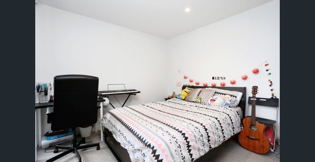 Living In the Heart of North Melbourne - Photo 1