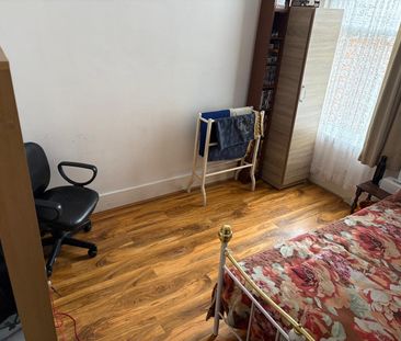 Room in a Shared House, Manor Park, E12 - Photo 3