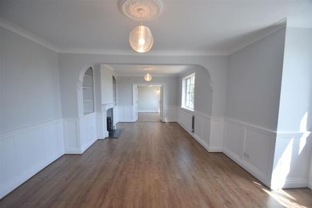 4 bedroom detached house to rent - Photo 5