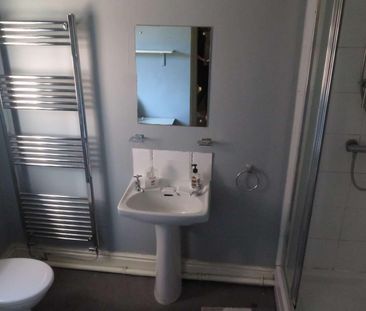 Large and bright spacious house share Room 7 - Photo 4