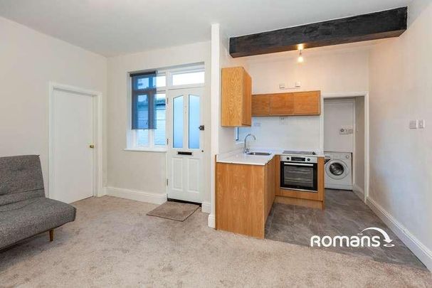 Grove Road, Windsor, Berkshire, SL4 - Photo 1