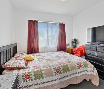 3 Bedroom 1 Bathroom house available to rent - Photo 2