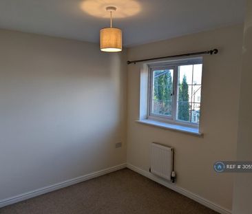 3 bedroom semi-detached house to rent - Photo 3
