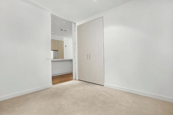 OVER SIZED APARTMENT LIVING - Photo 1